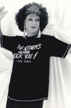 mother's gonna rock you - web